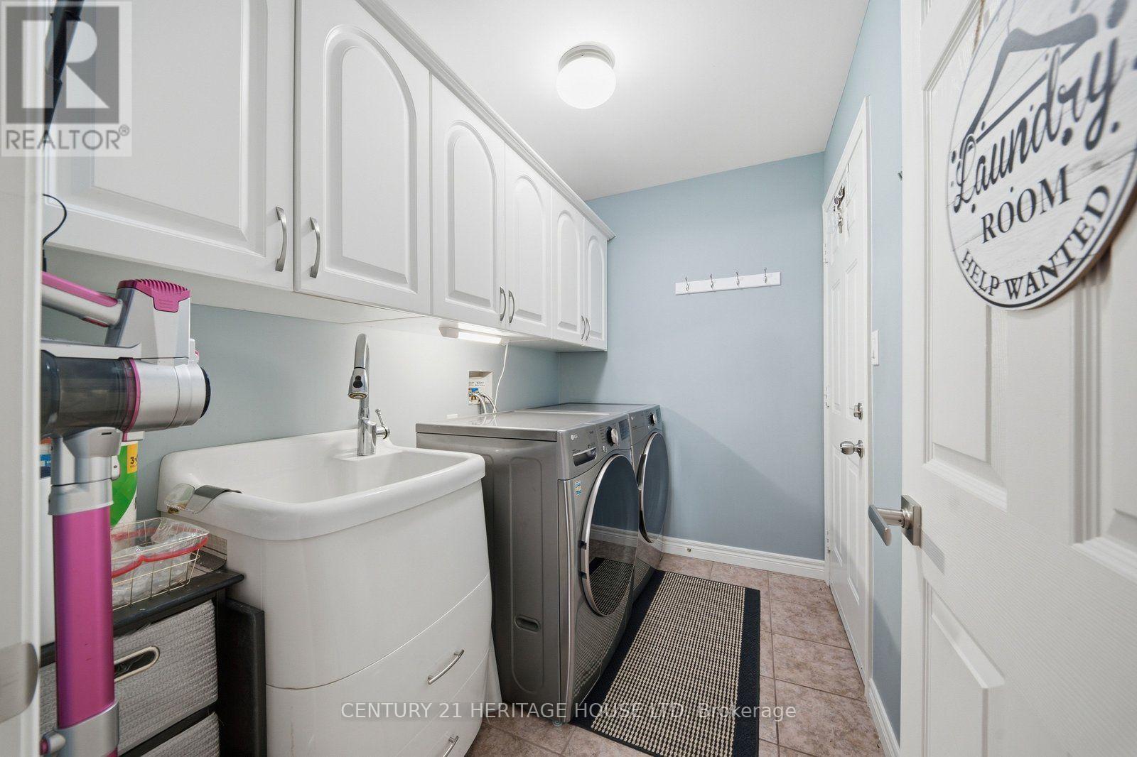 8 - 633 Park Road N Property Photo 41
