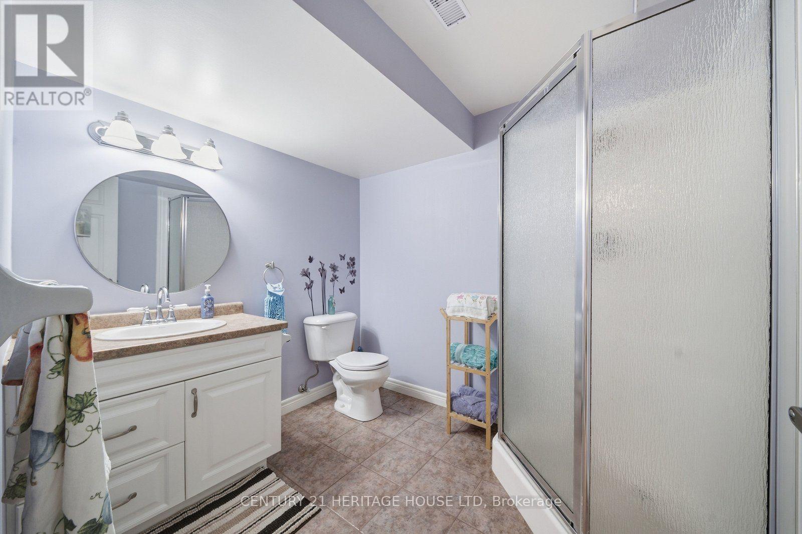 8 - 633 Park Road N Property Photo 45