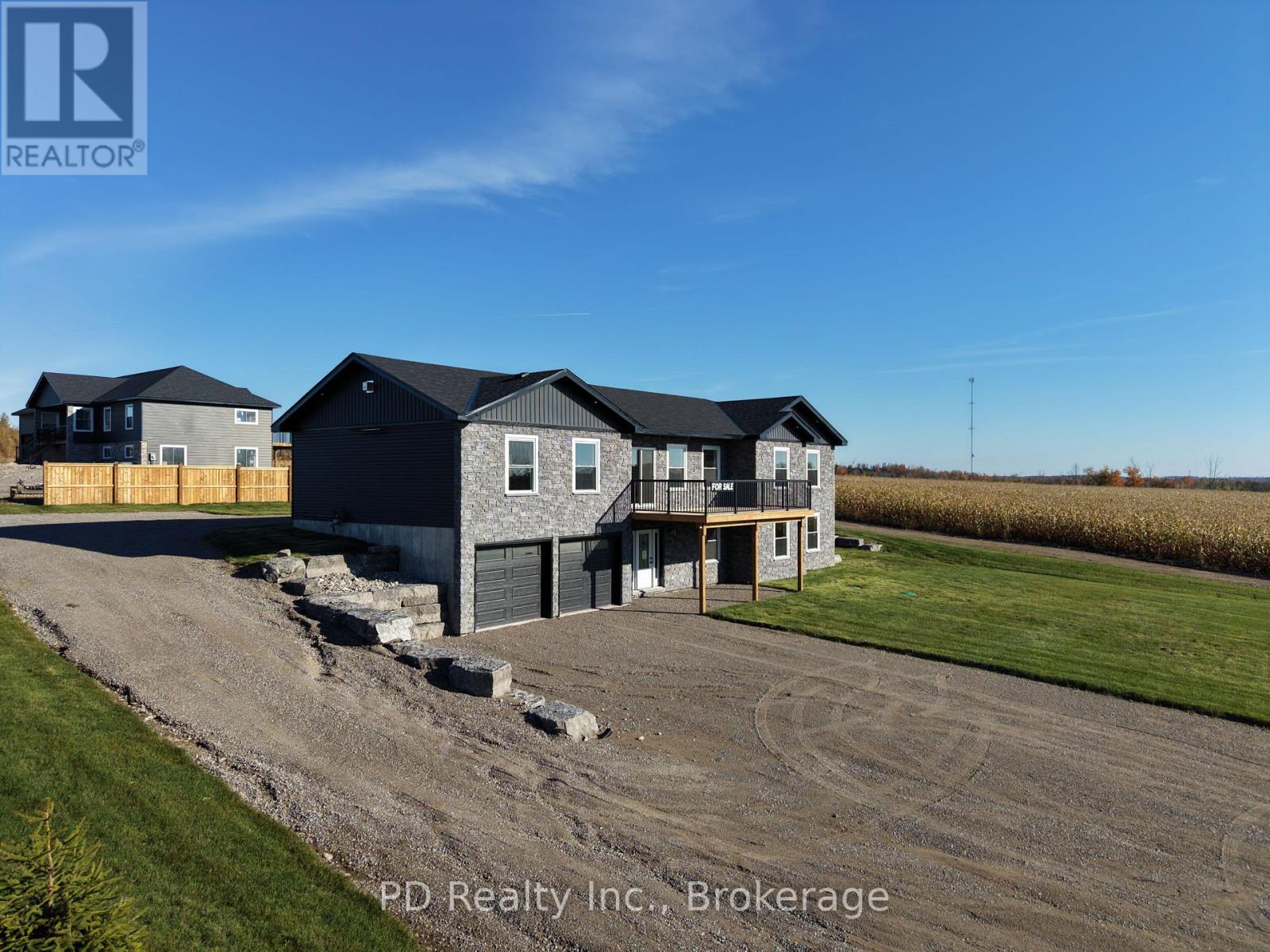 2467 Queen Mary Street Property Photo 39