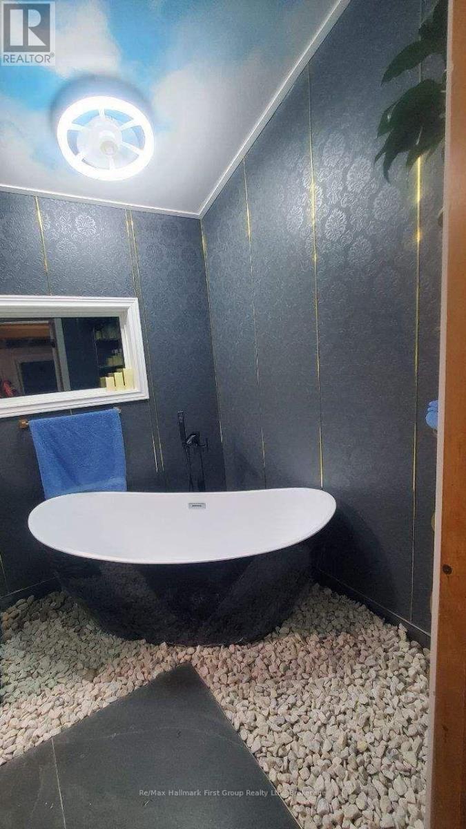 4008 Moneymore Road Property Photo 11