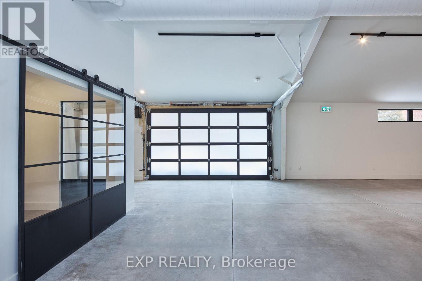 329 Catherine Street Property Photo 6