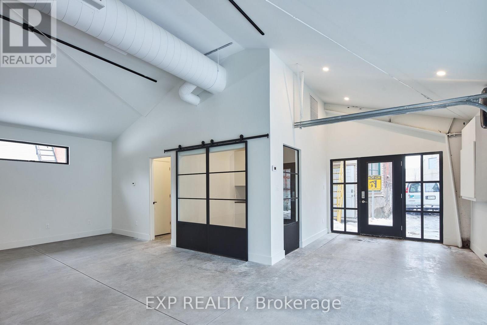 329 Catherine Street Property Photo 7