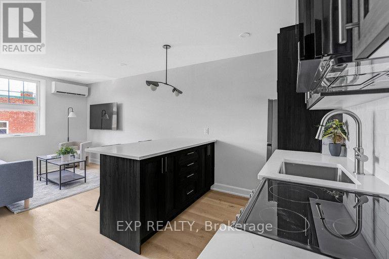 101 - 658 Somerset Street W Property Photo 1