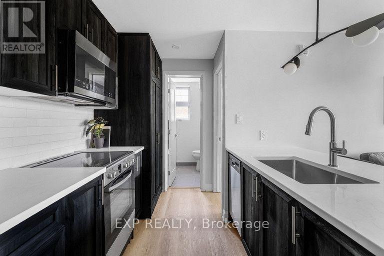 101 - 658 Somerset Street W Property Photo 6