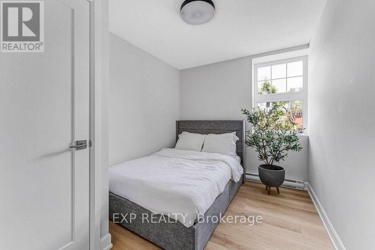 101 - 658 Somerset Street W Property Photo 11