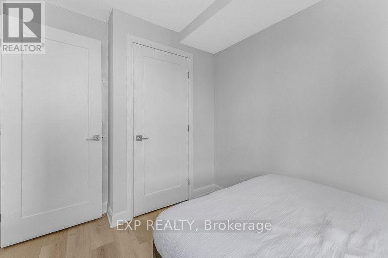 101 - 658 Somerset Street W Property Photo 12