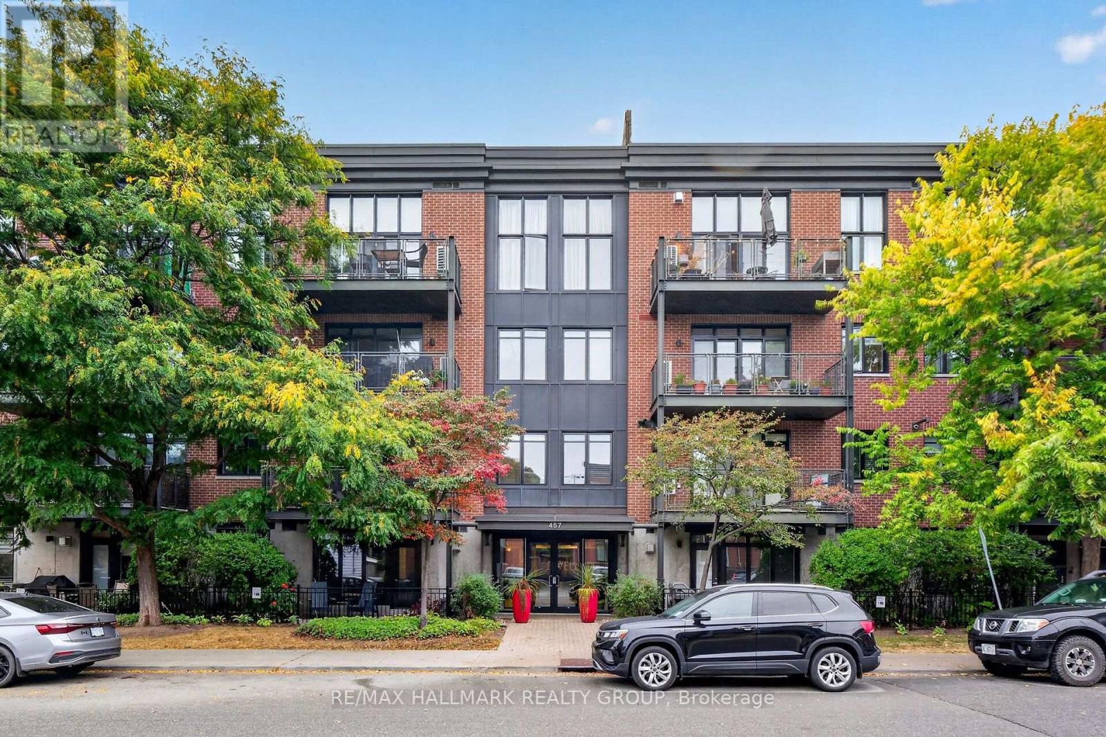 210 - 457 Mcleod Street Photo de la propriété 1