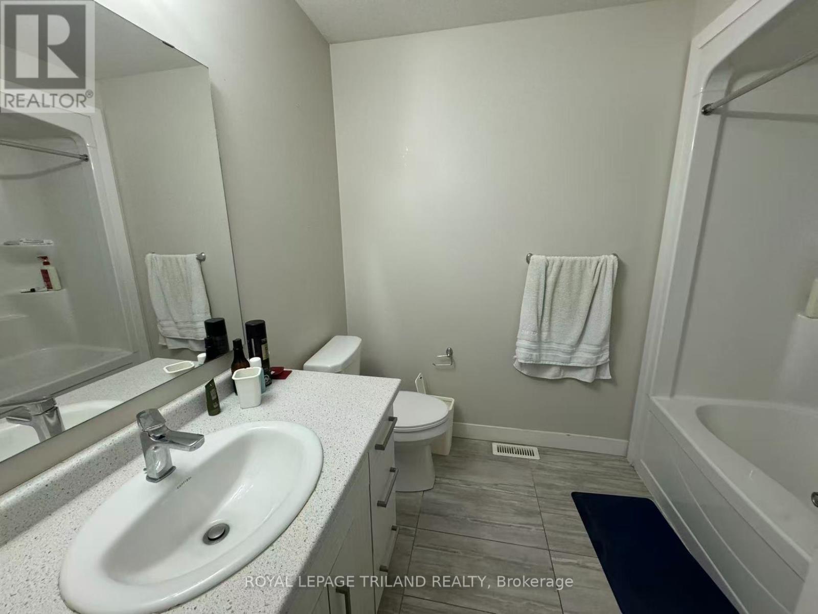 947 - 947 Georgetown Drive Property Photo 2