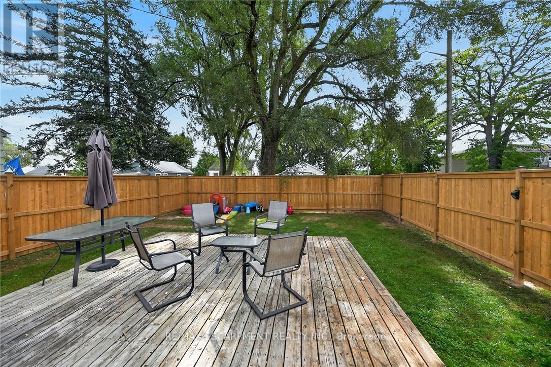 82 Division Street Property Photo 4