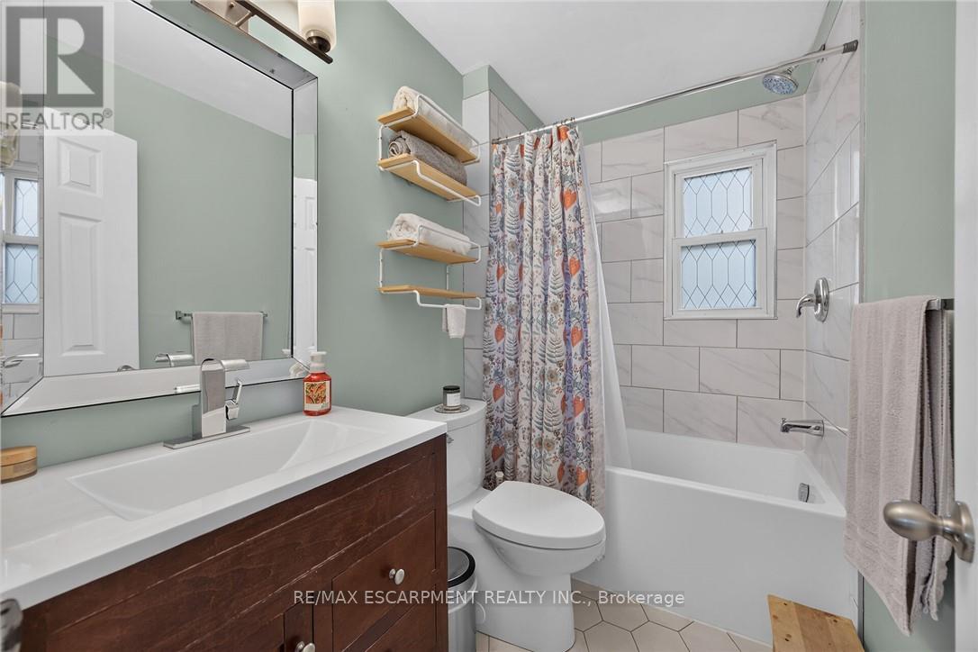 82 Division Street Property Photo 20