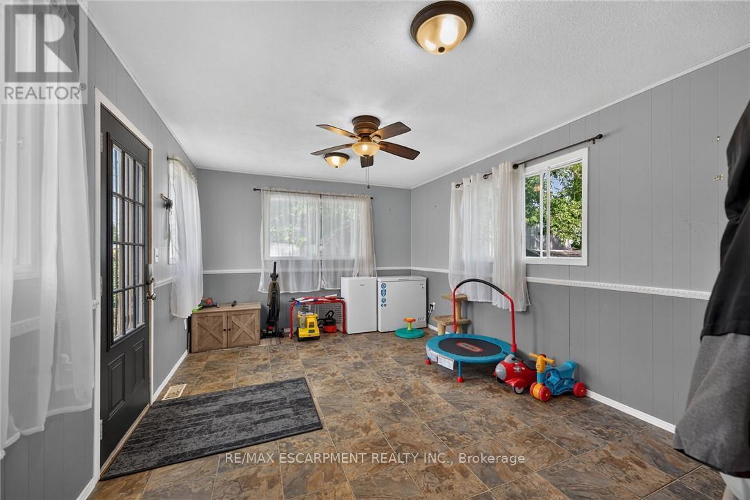 82 Division Street Property Photo 21