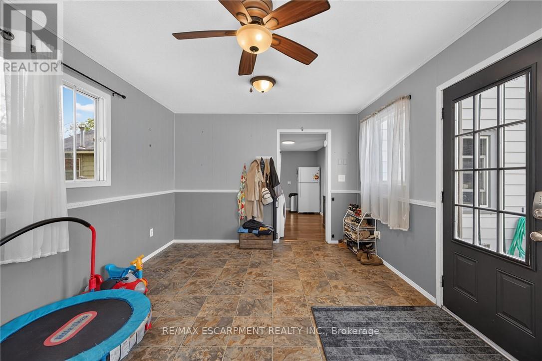 82 Division Street Property Photo 23