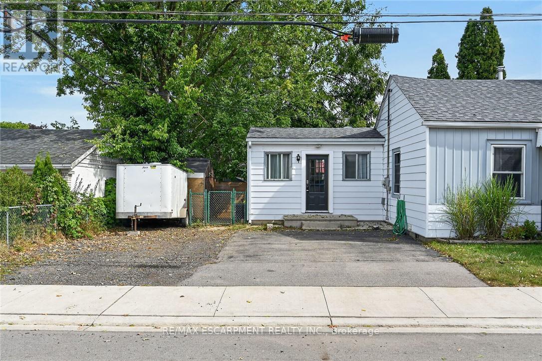 82 Division Street Property Photo 32
