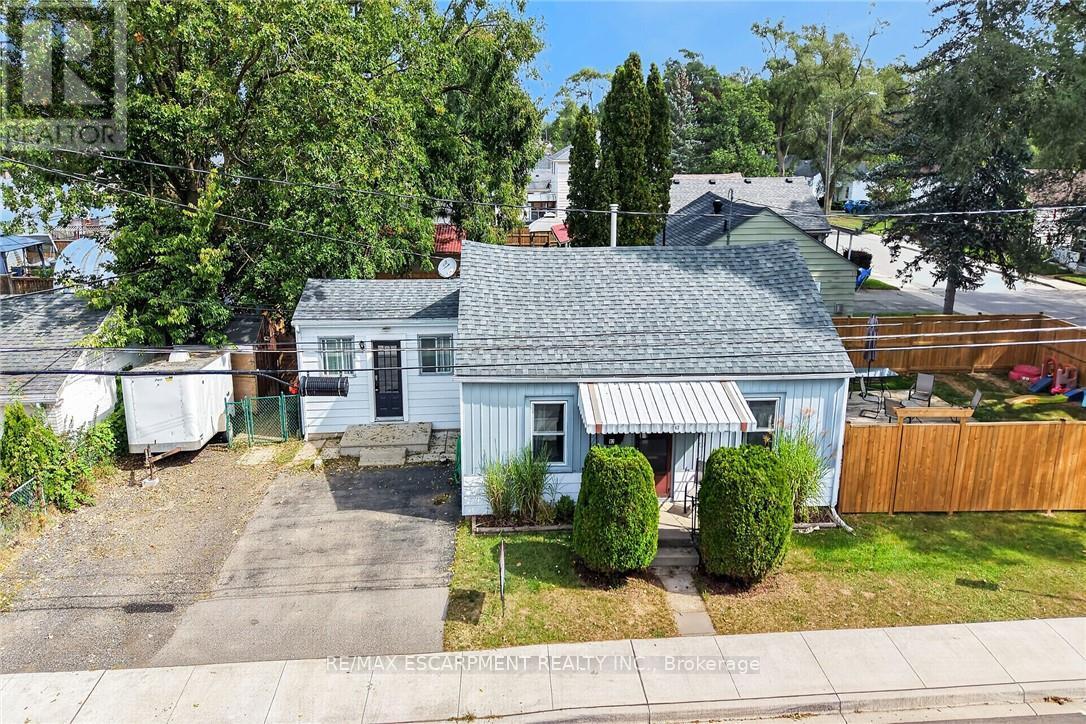 82 Division Street Property Photo 35