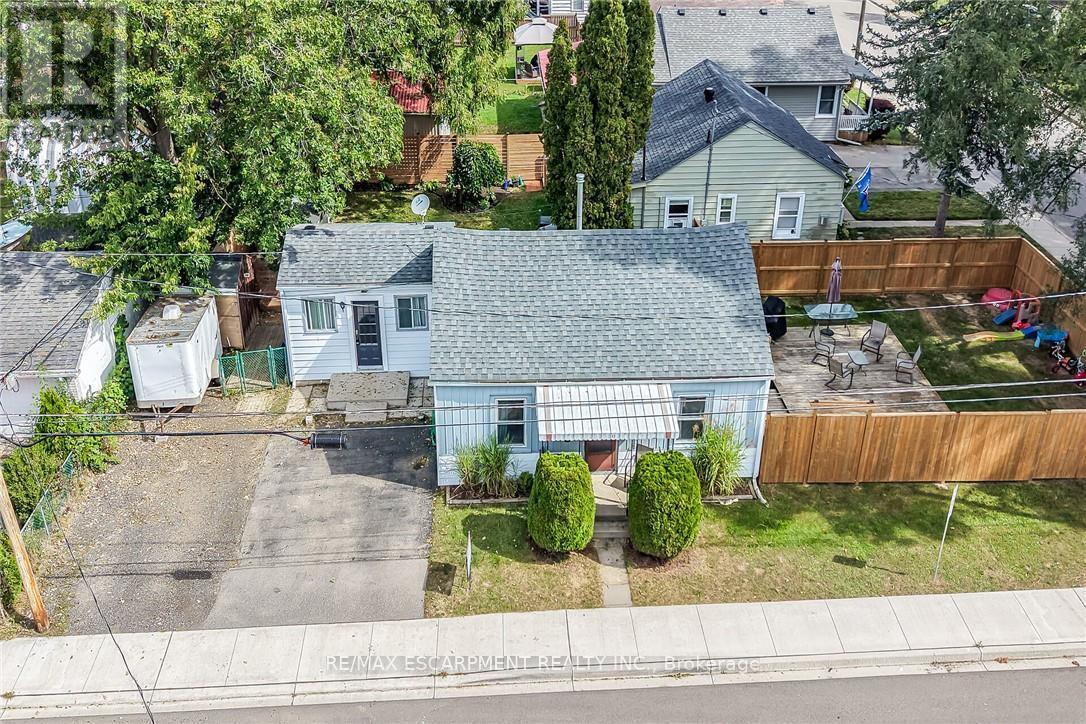 82 Division Street Property Photo 36