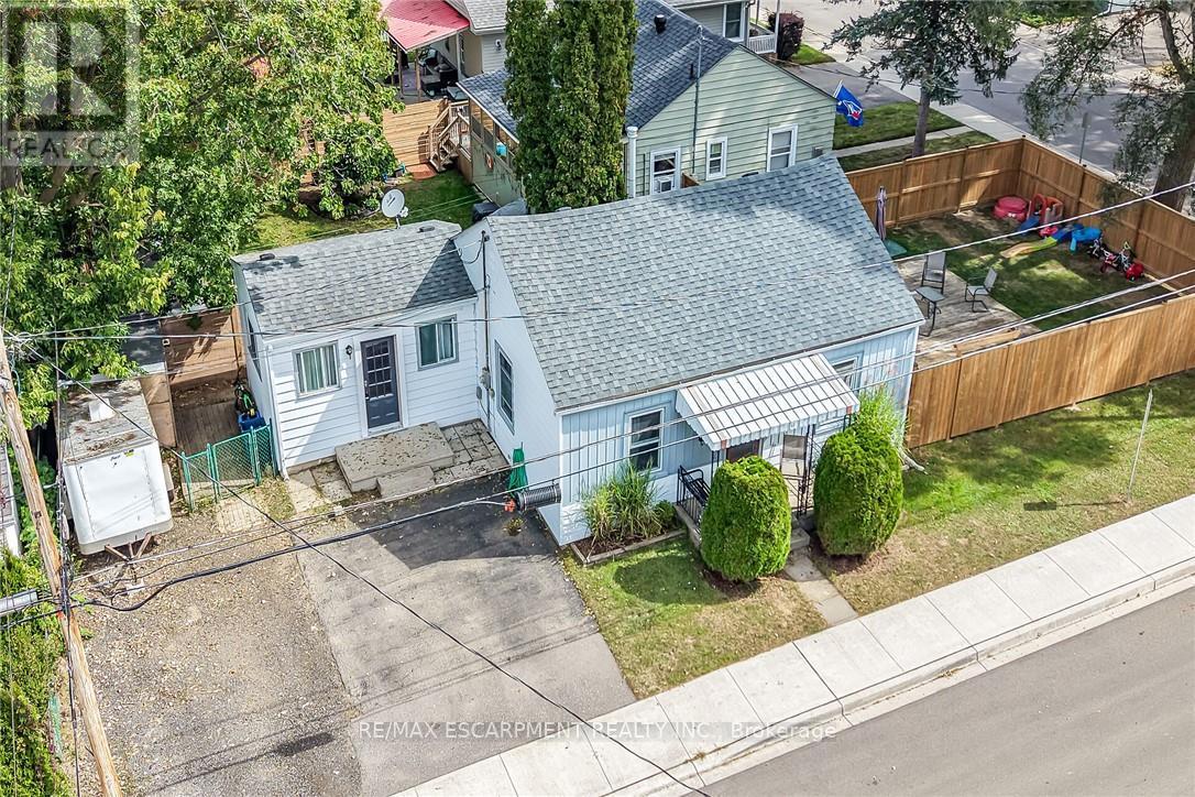 82 Division Street Property Photo 37