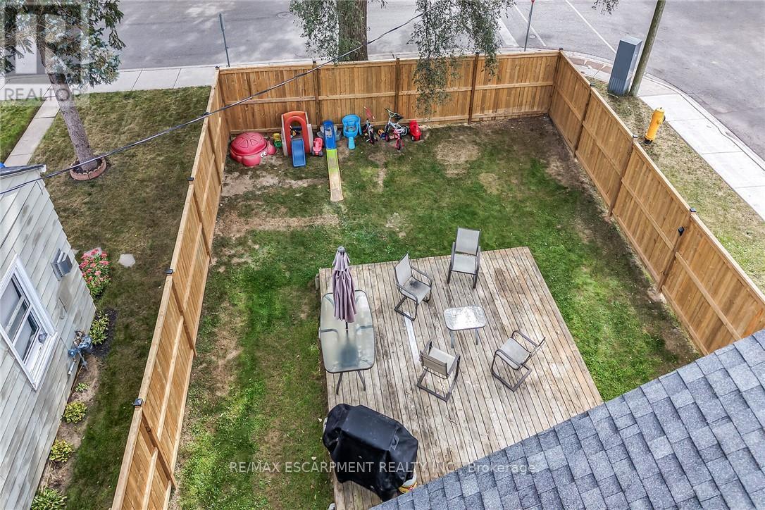 82 Division Street Property Photo 38