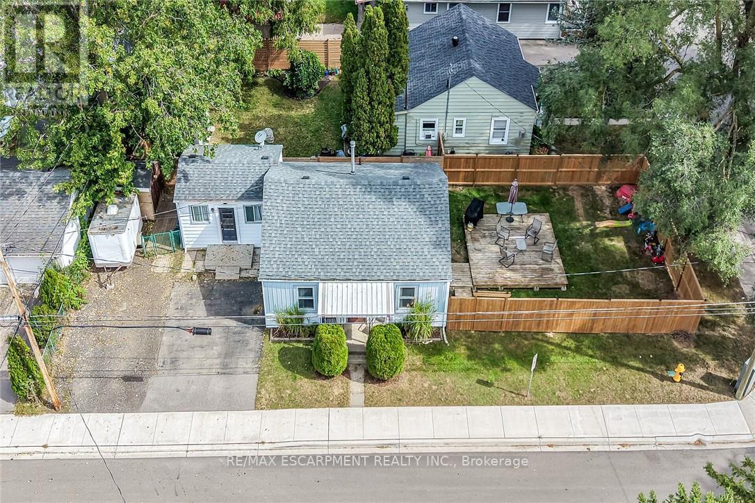 82 Division Street Property Photo 40
