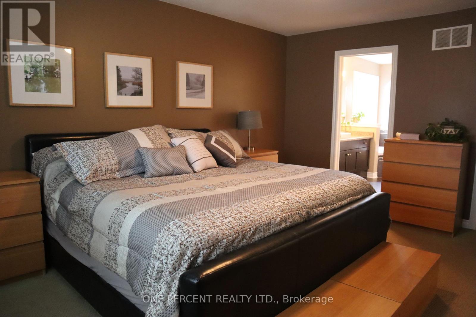 349 Winterberry Boulevard Property Photo 21