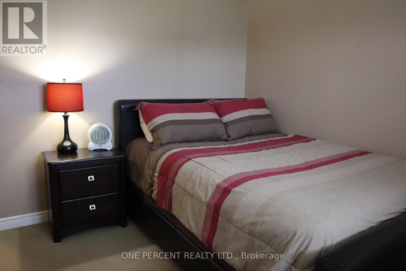 349 Winterberry Boulevard Property Photo 24