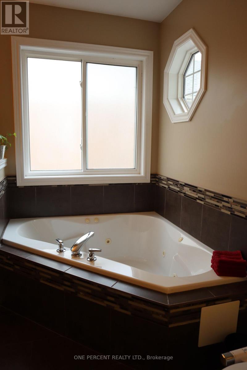 349 Winterberry Boulevard Property Photo 27