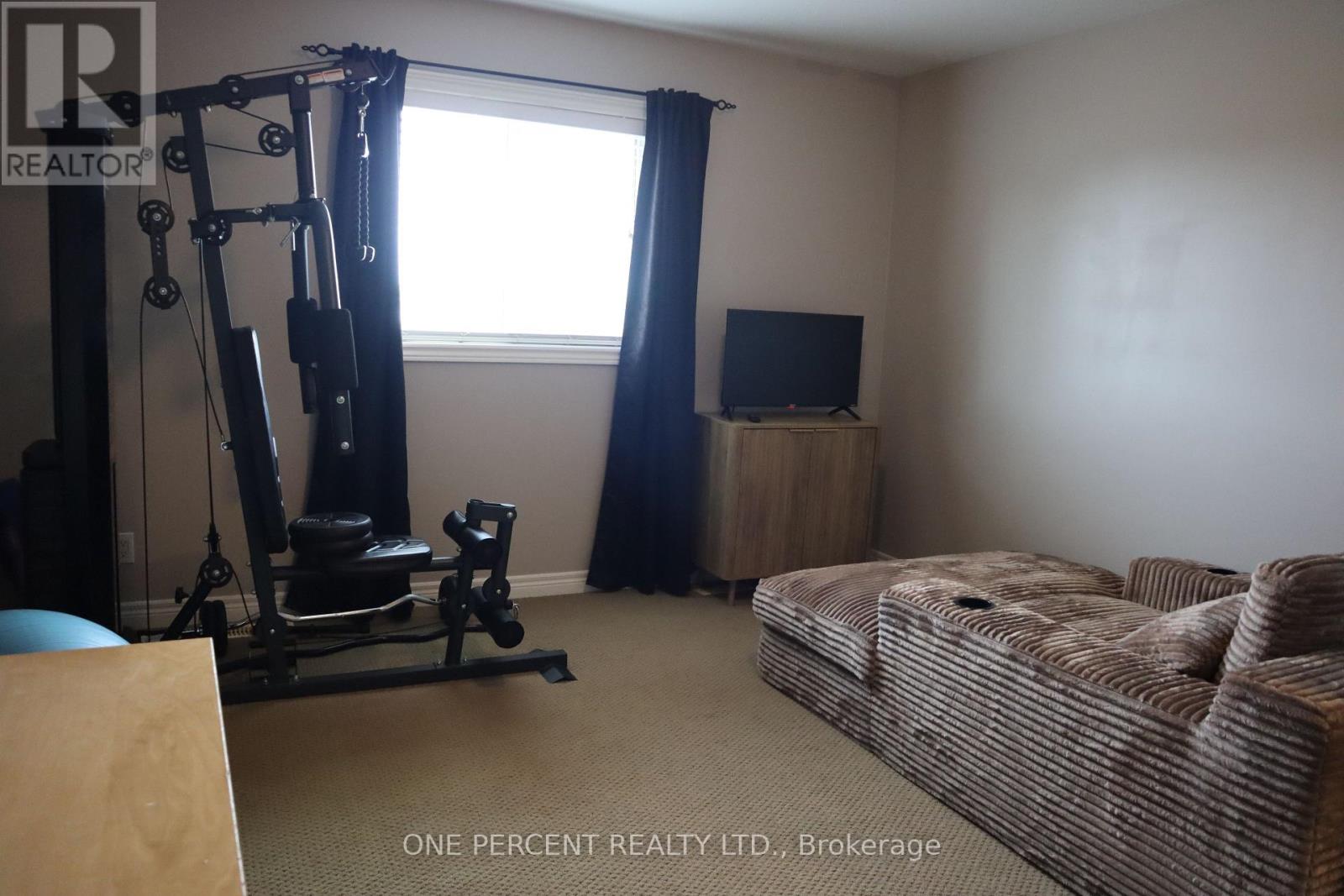 349 Winterberry Boulevard Property Photo 35