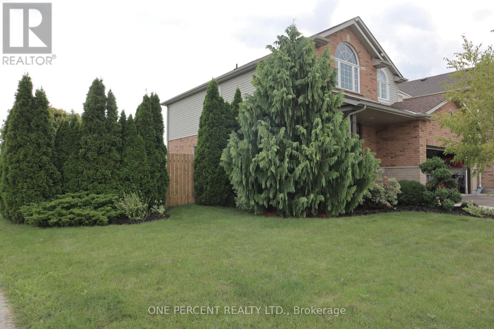 349 Winterberry Boulevard Property Photo 42