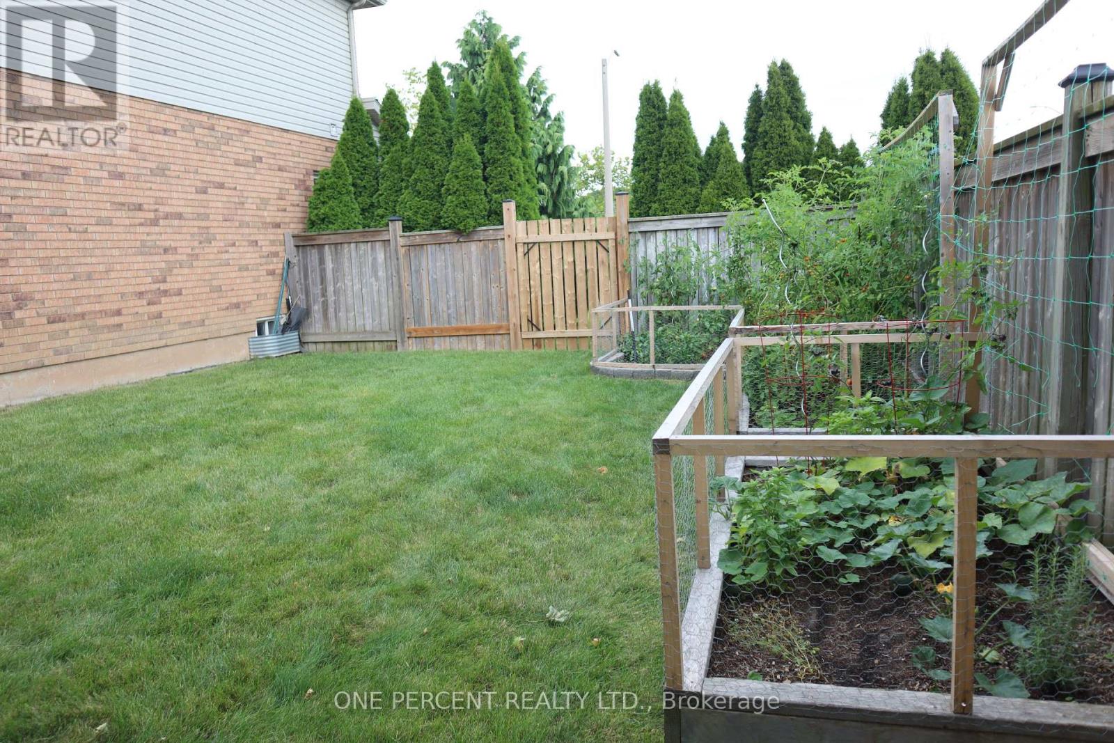 349 Winterberry Boulevard Property Photo 43