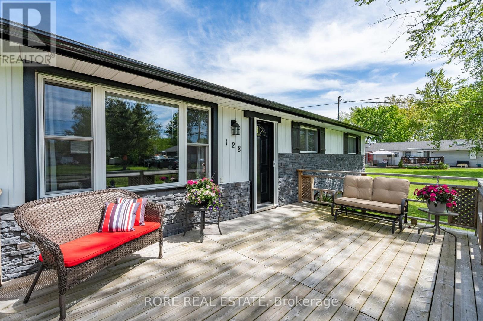 128 COOK AVENUE Property Photo 1