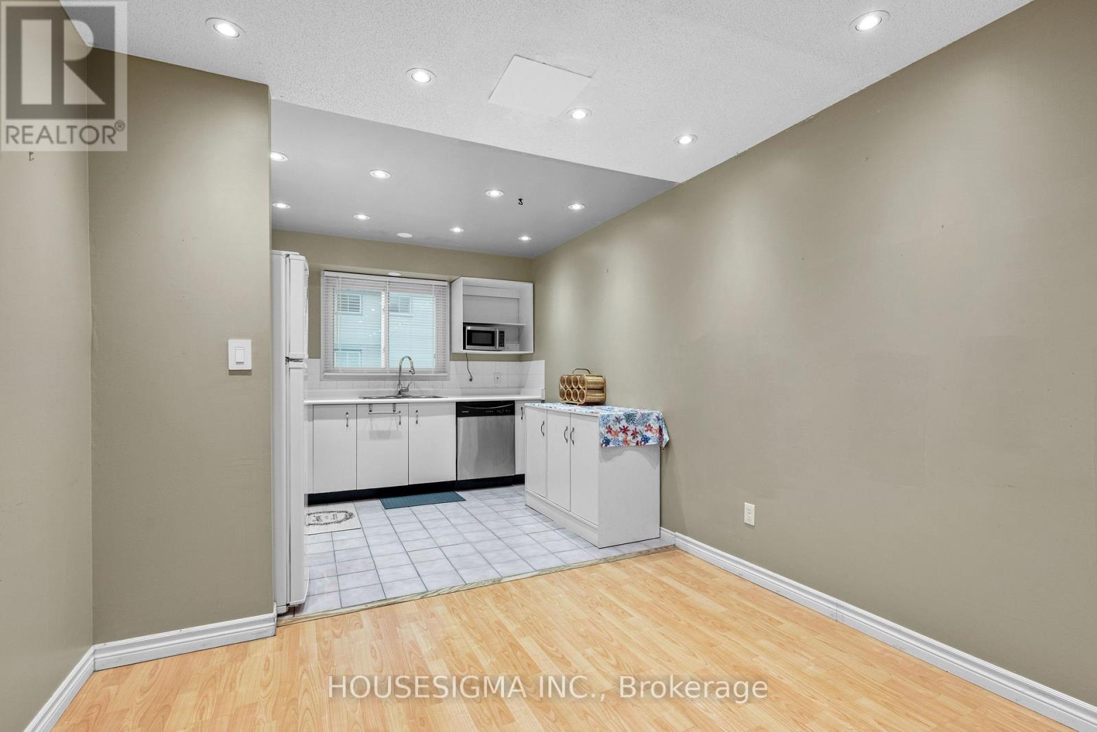 42 - 589 Beechwood Drive Property Photo 10