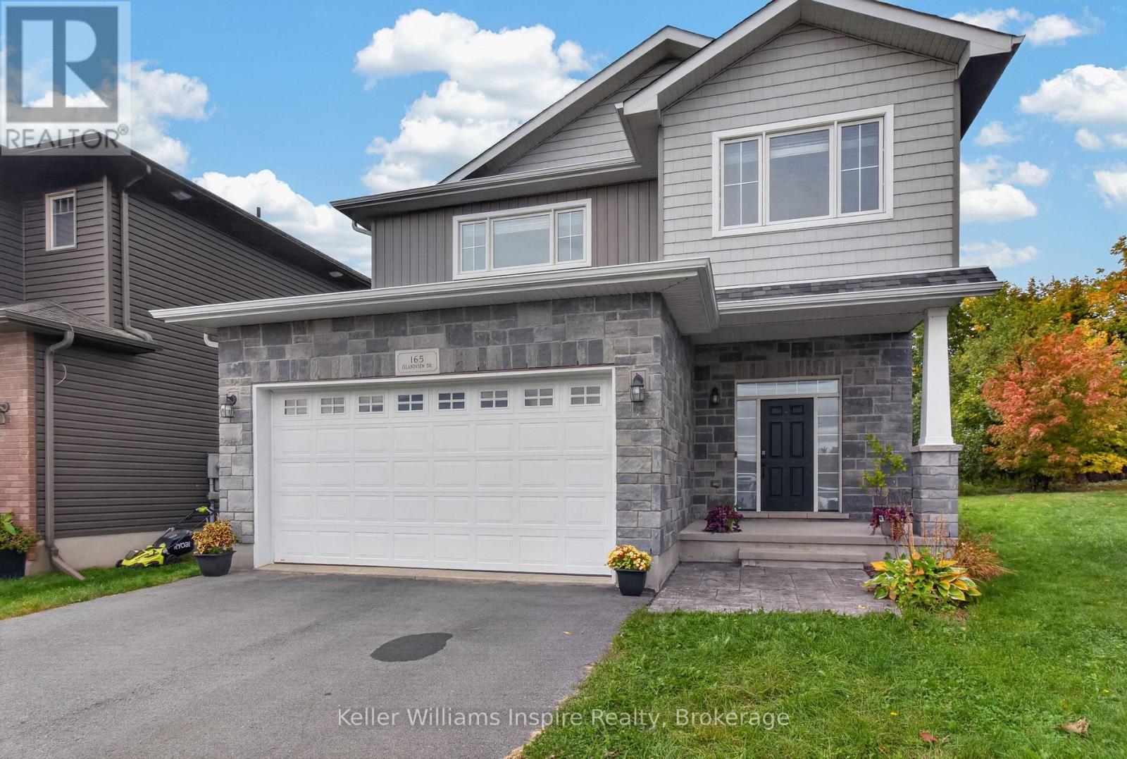 165 Islandview Drive Property Photo 2