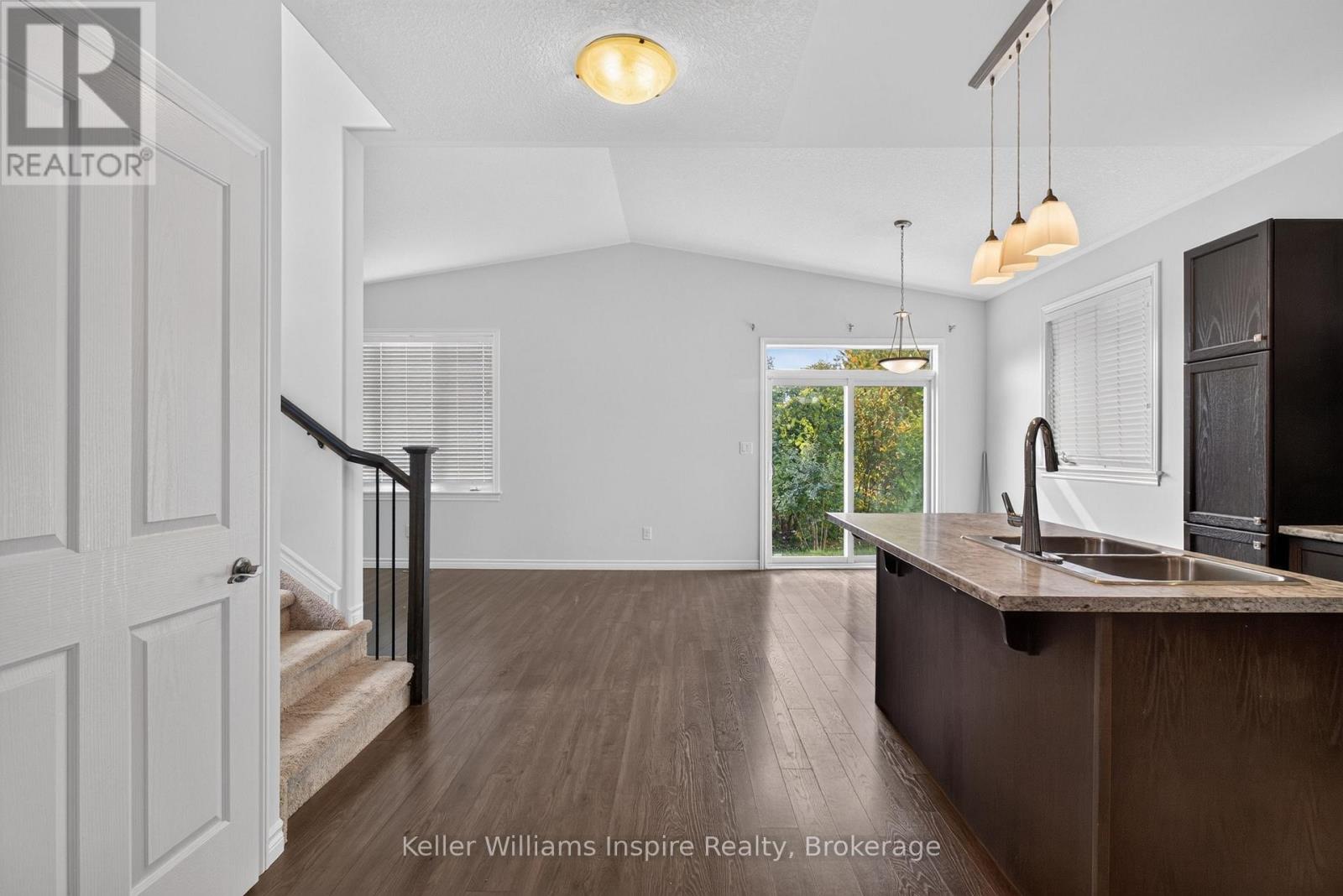 165 Islandview Drive Property Photo 9