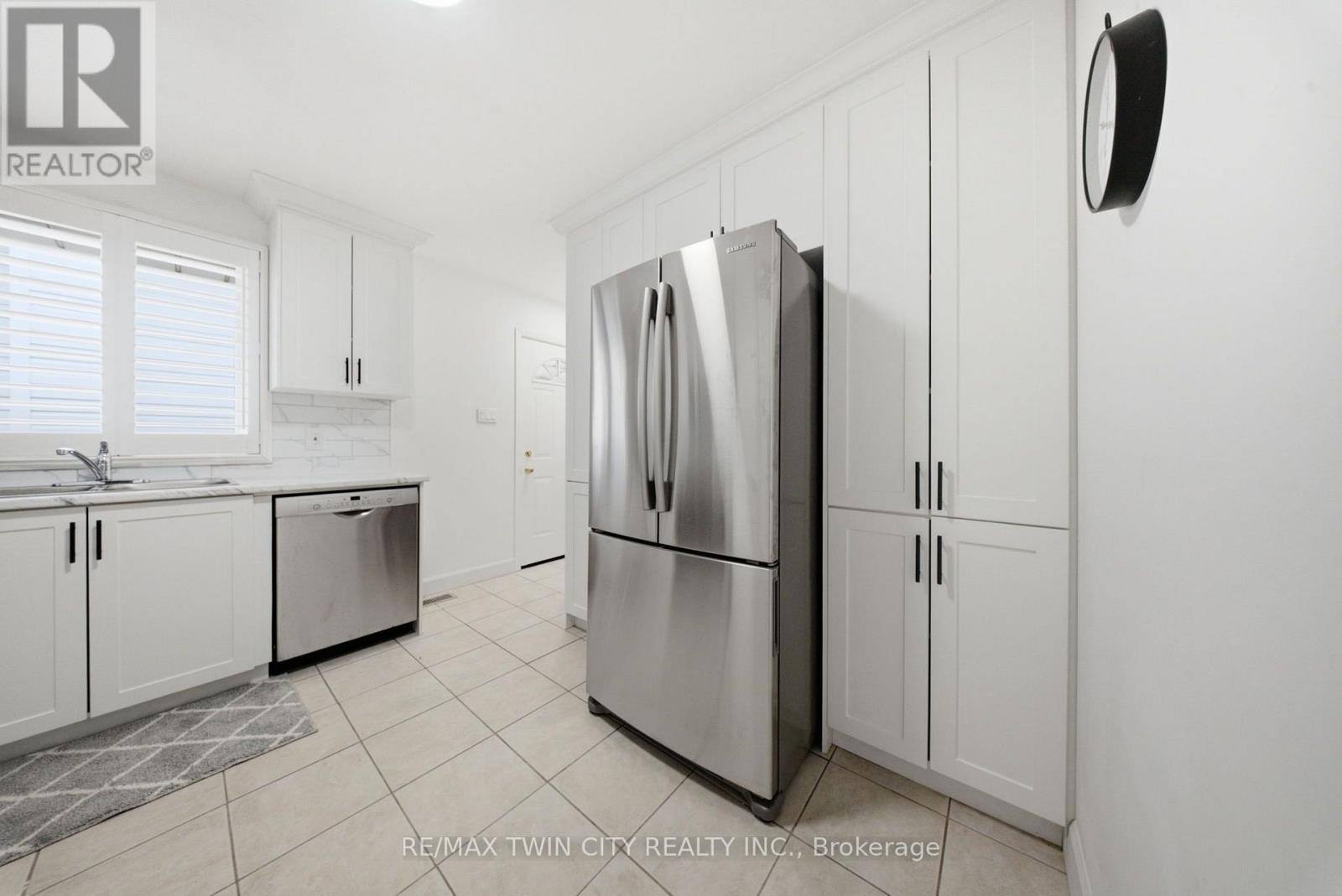 16 Burwell Street Property Photo 12