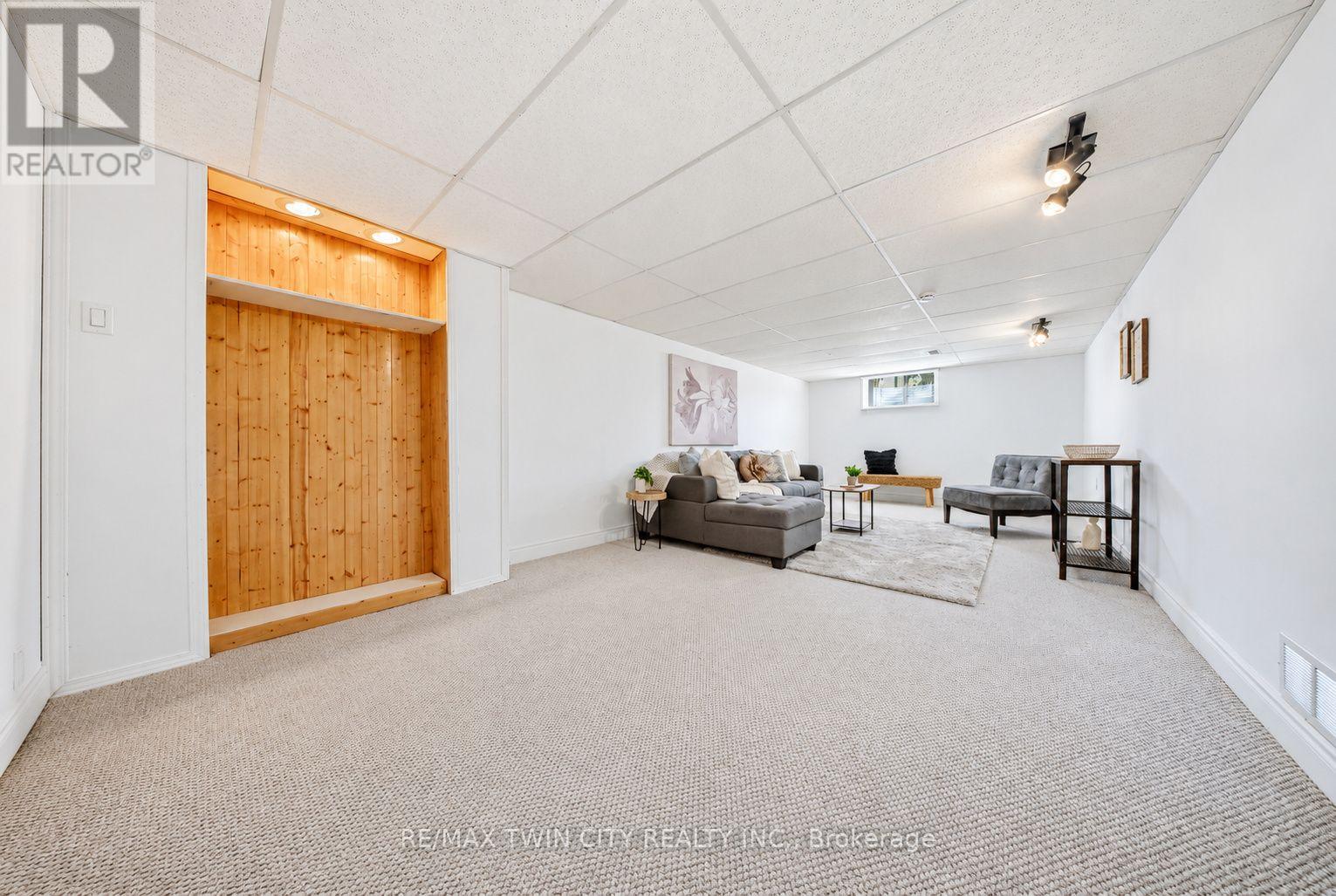 16 Burwell Street Property Photo 22