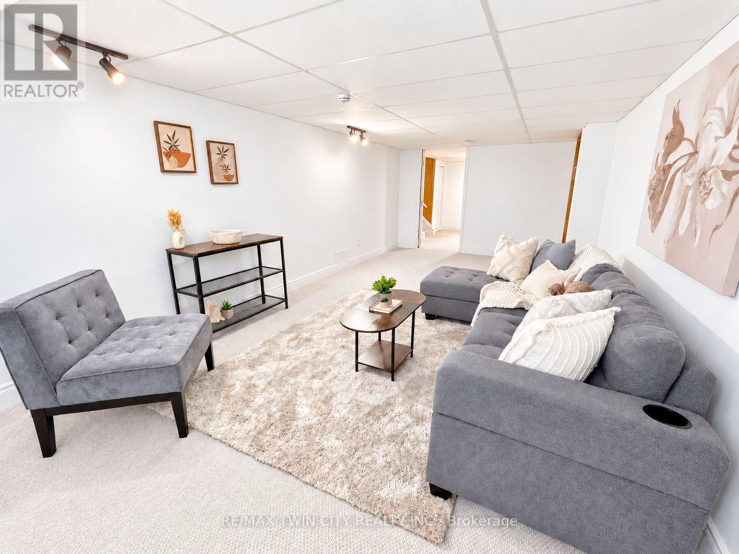 16 Burwell Street Property Photo 24