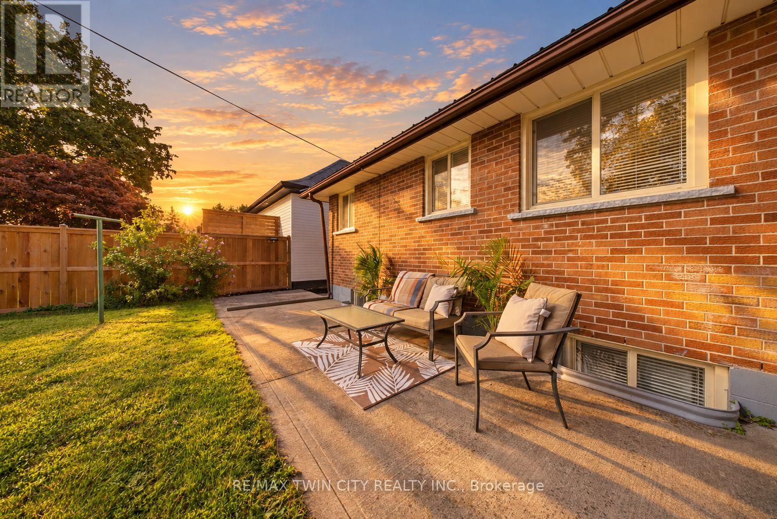 16 Burwell Street Property Photo 28