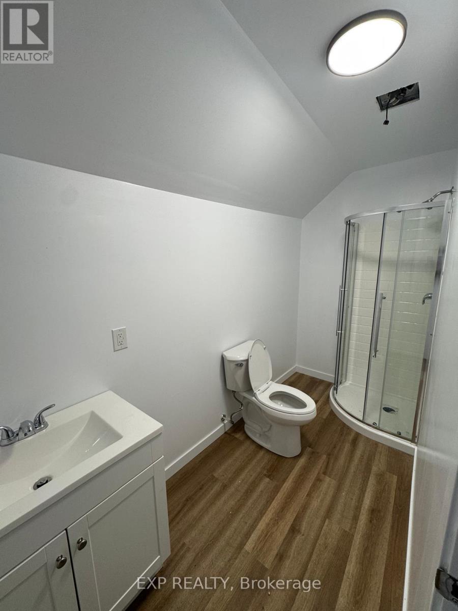439 Main Street E Property Photo 9