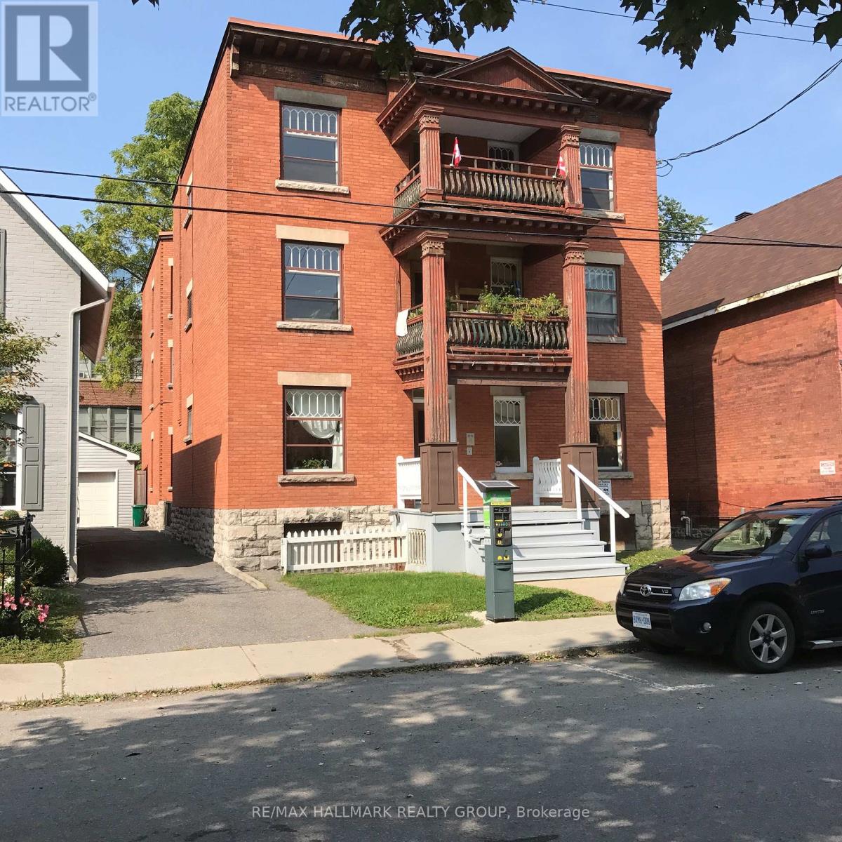 3 - 421 Lisgar Street Property Photo 1