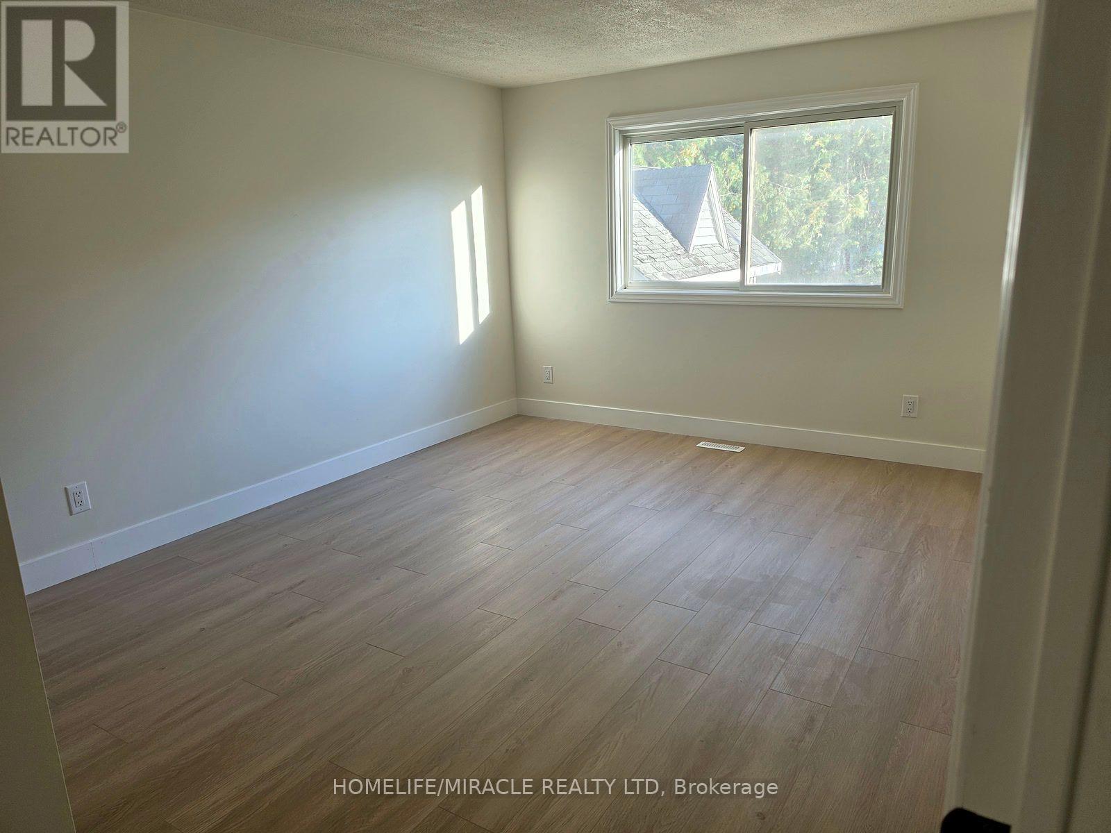 23 Alayne Crescent Property Photo 12