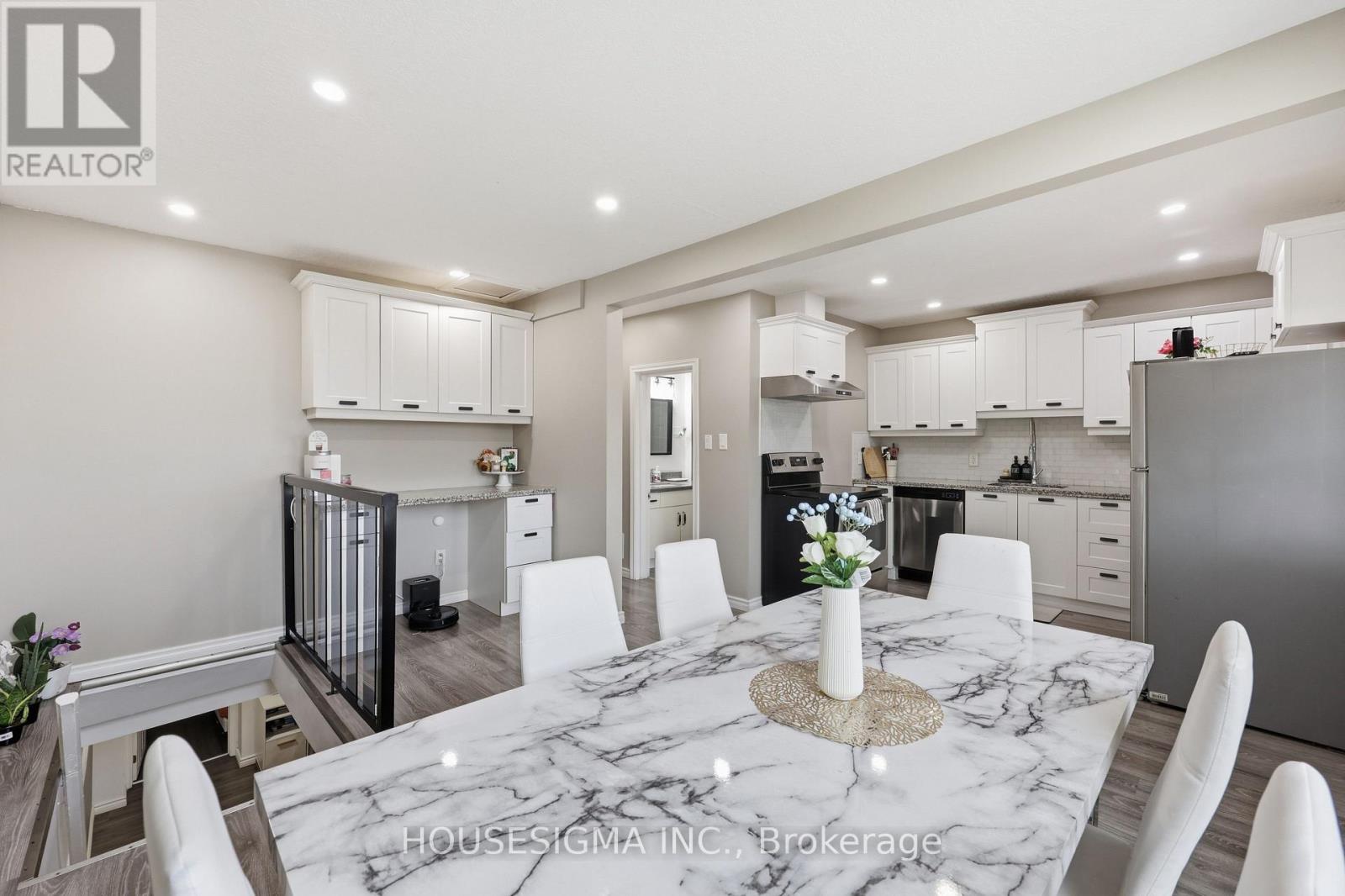 198 Weir Street N Property Photo 13