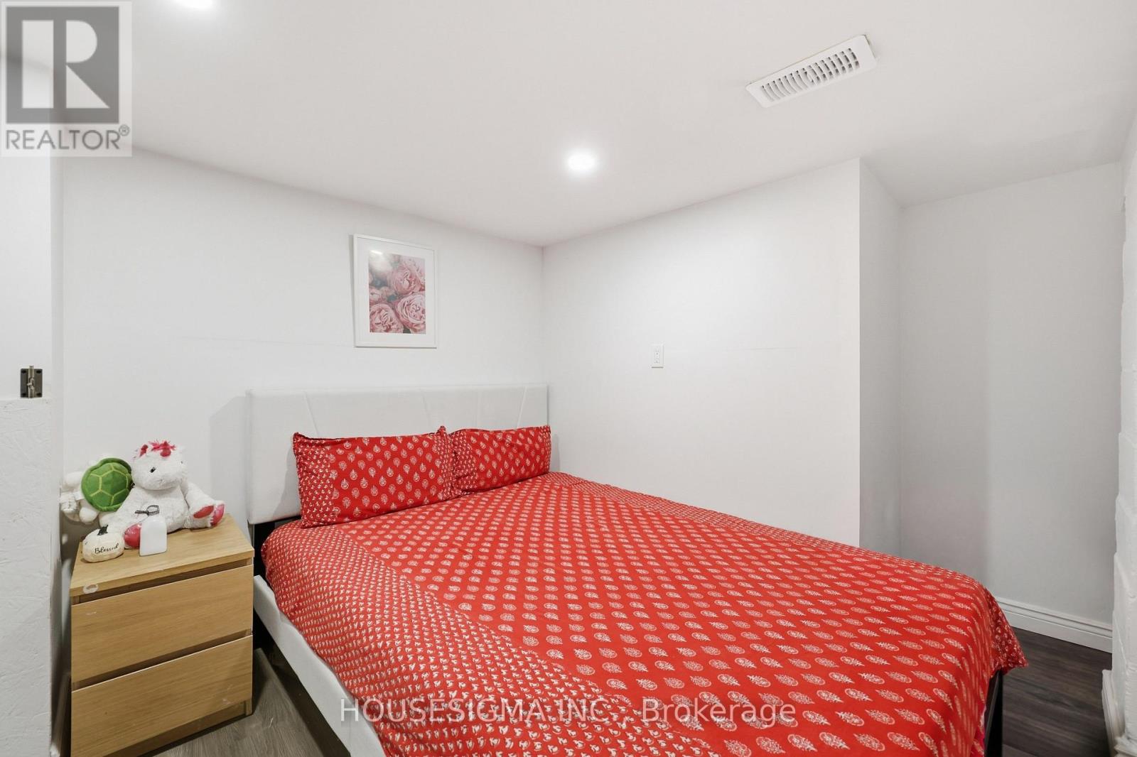 198 Weir Street N Property Photo 18