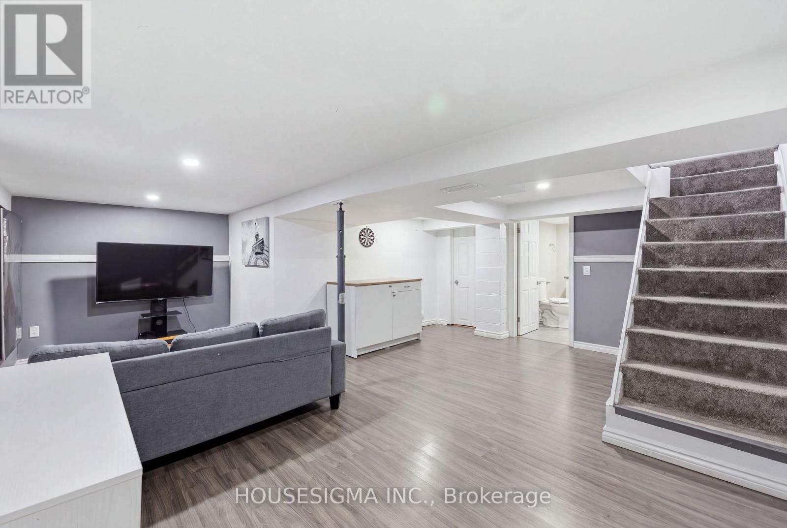 198 Weir Street N Property Photo 22