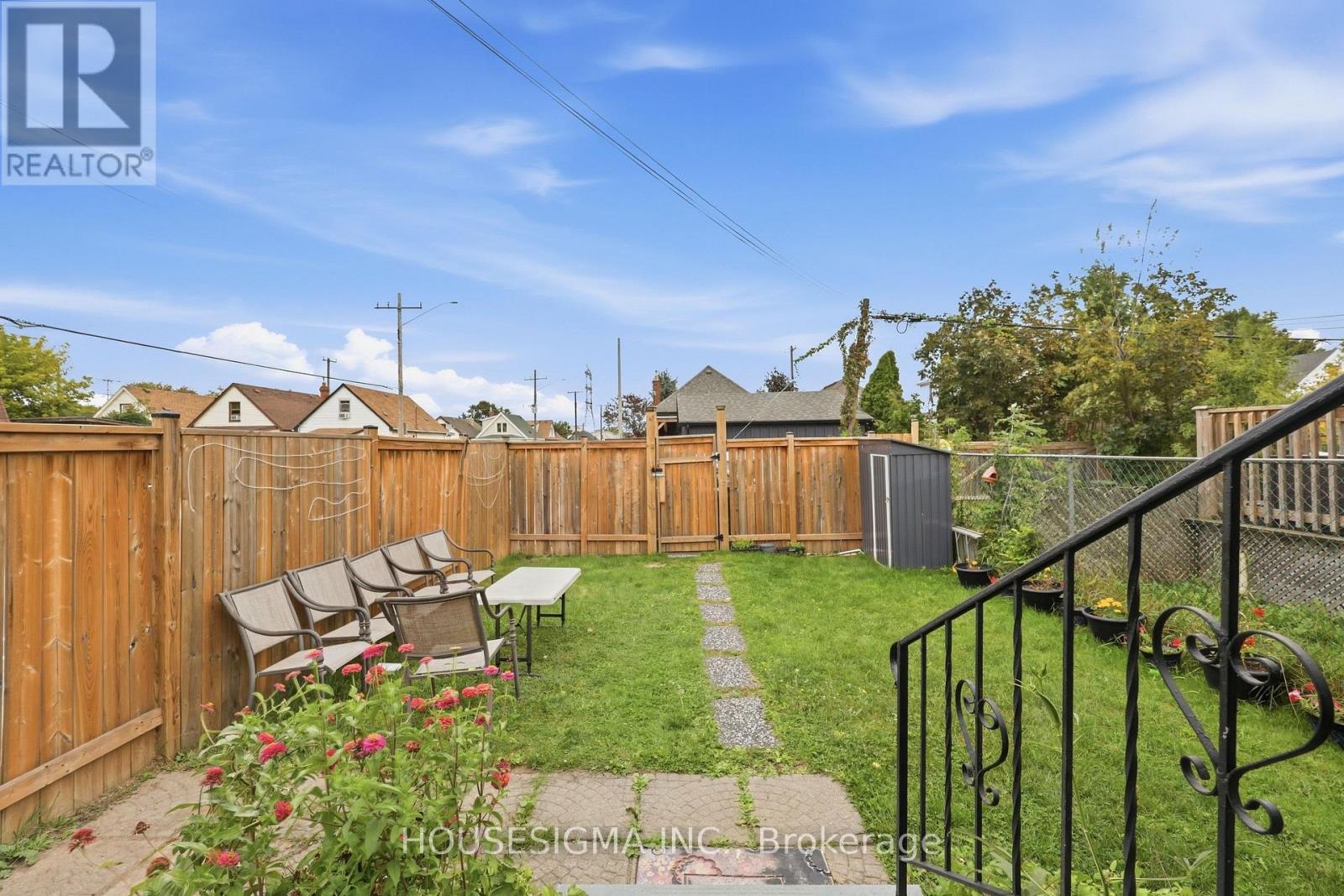198 Weir Street N Property Photo 23