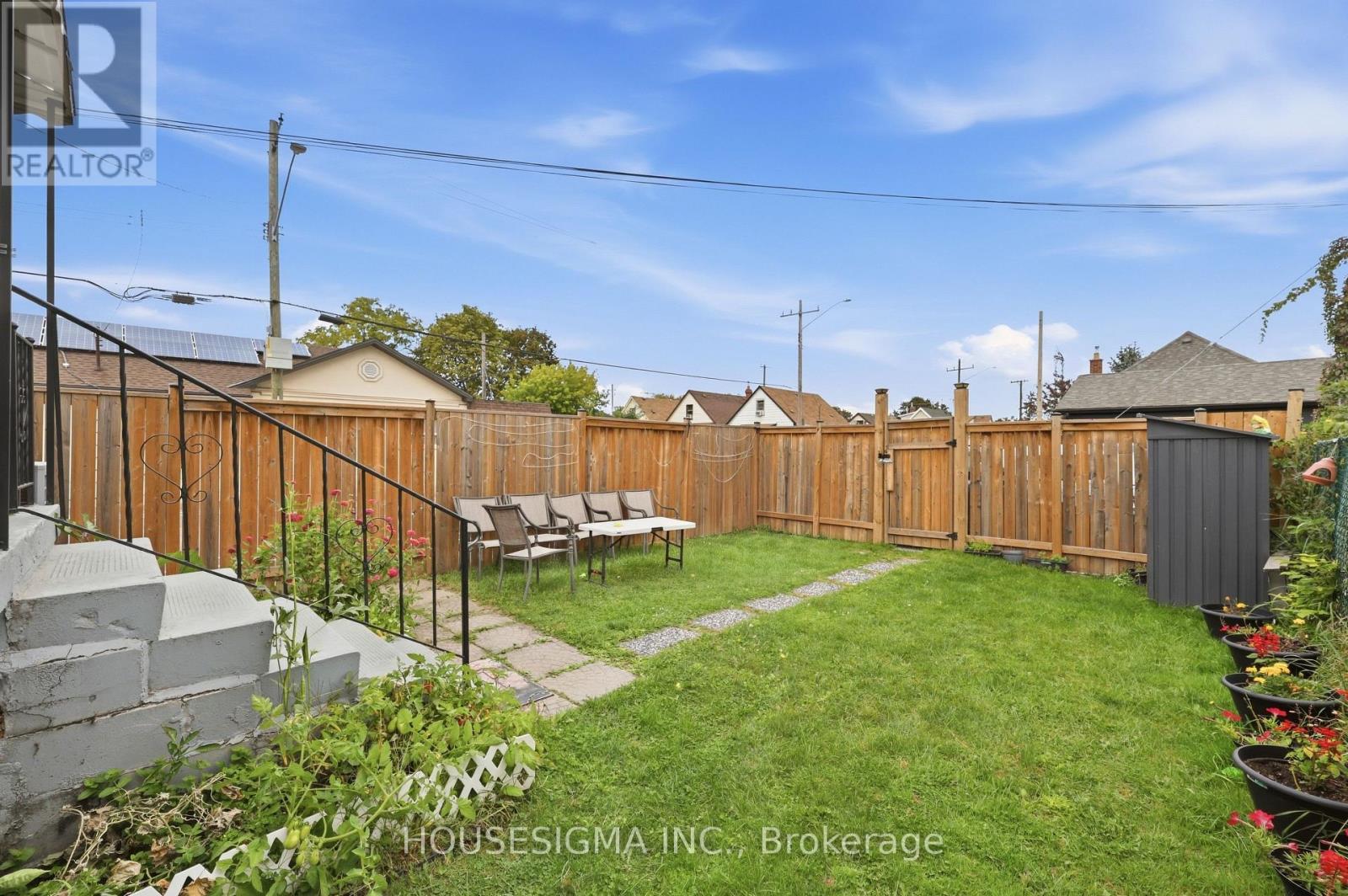 198 Weir Street N Property Photo 24