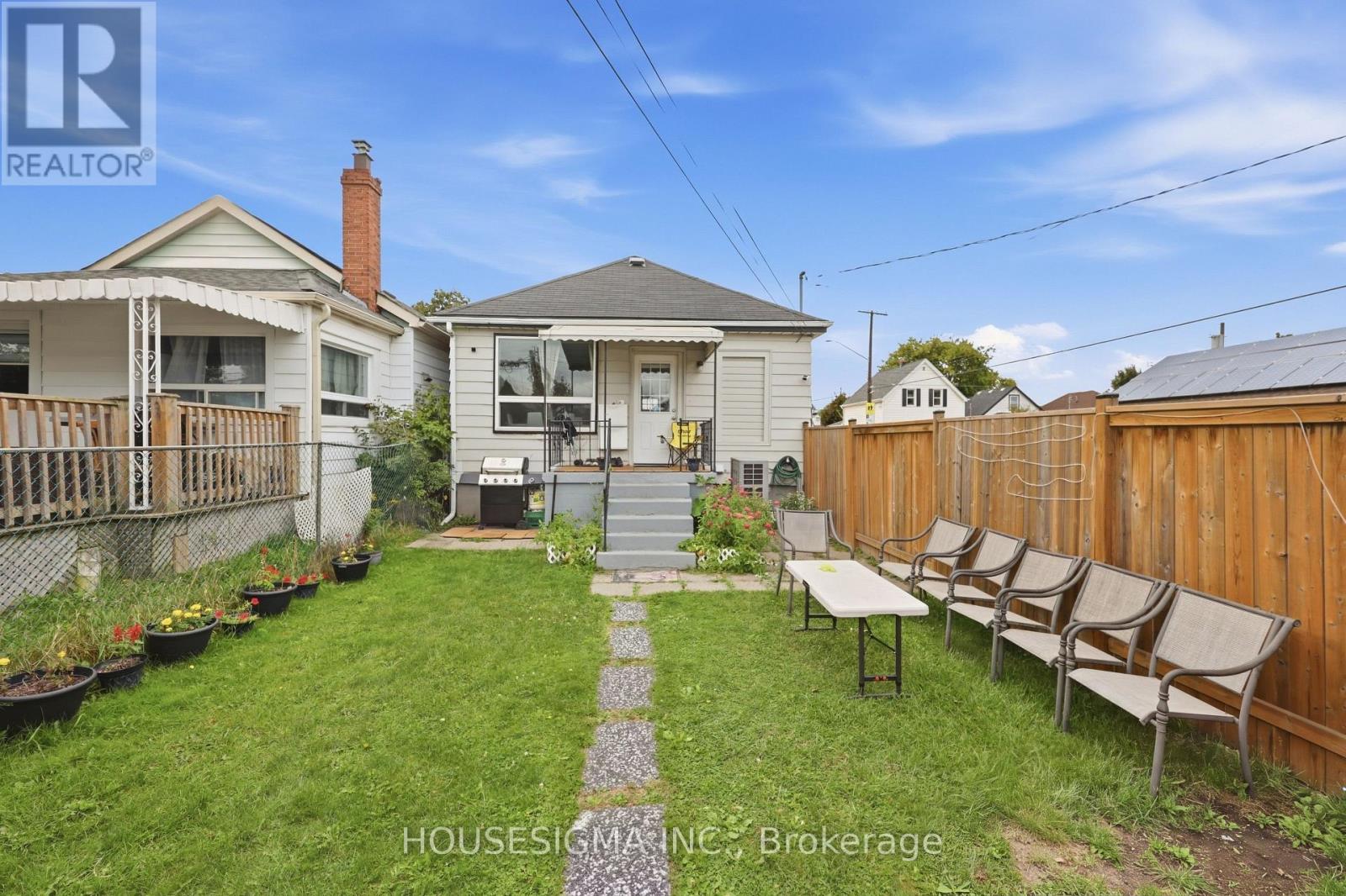 198 Weir Street N Property Photo 25