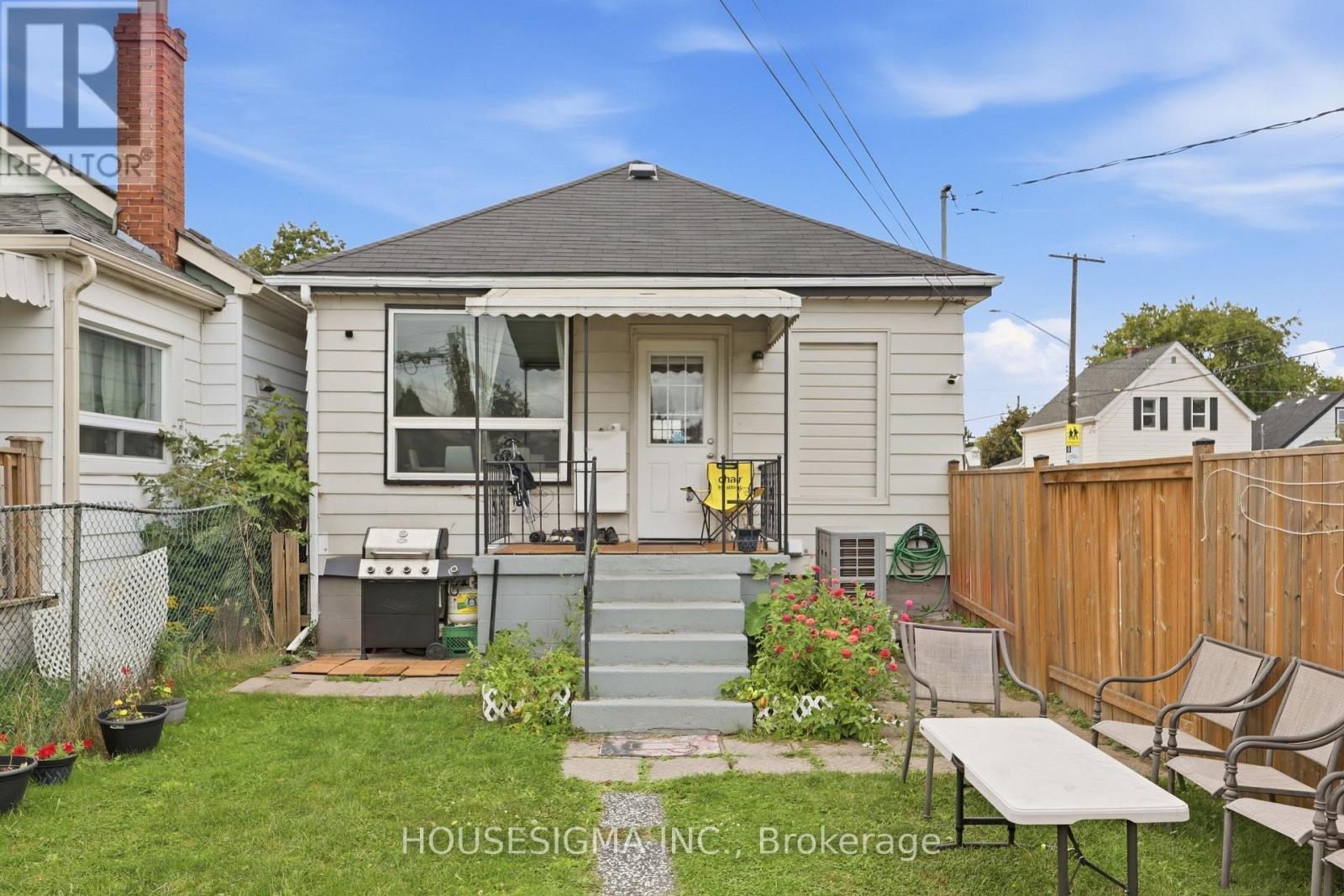 198 Weir Street N Property Photo 26