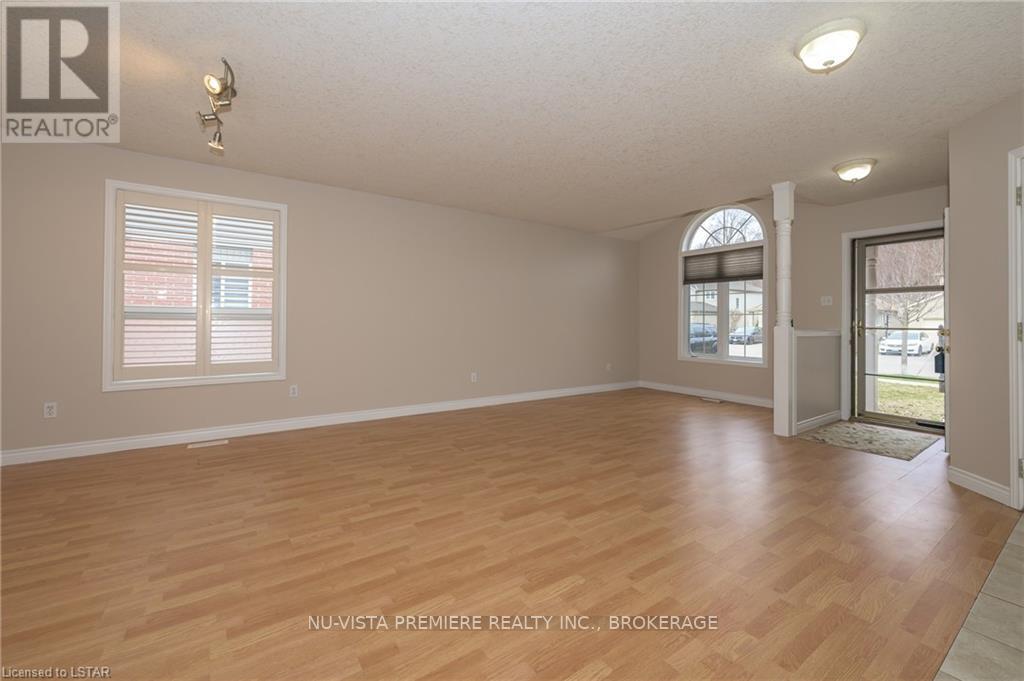 602 Sprucewood Drive Property Photo 5