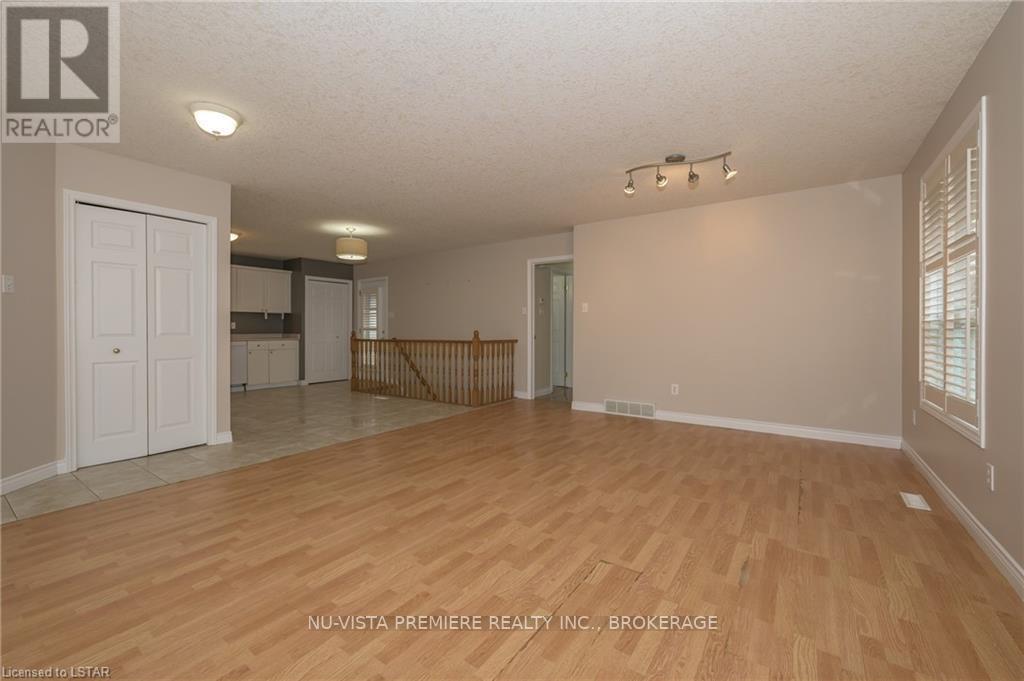602 Sprucewood Drive Property Photo 6