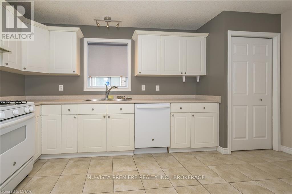 602 Sprucewood Drive Property Photo 10