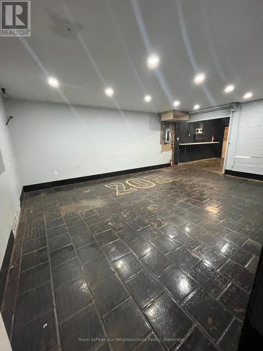 236 Burgar Street Property Photo 8